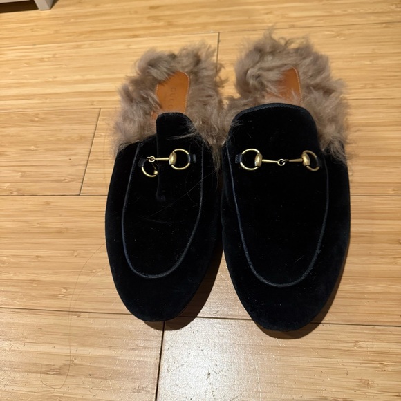 Gucci Black Fur-Trimmed Loafers - Picture 3 of 5